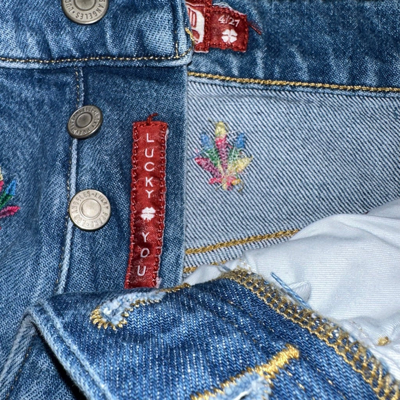Lucky Brand Legend Women’s Shorts Denim 4/27 Blue Distressed Floral Embroidered - Picture 8 of 16